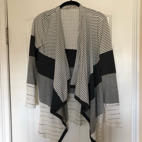 Cardigan - Picture 2 of 6